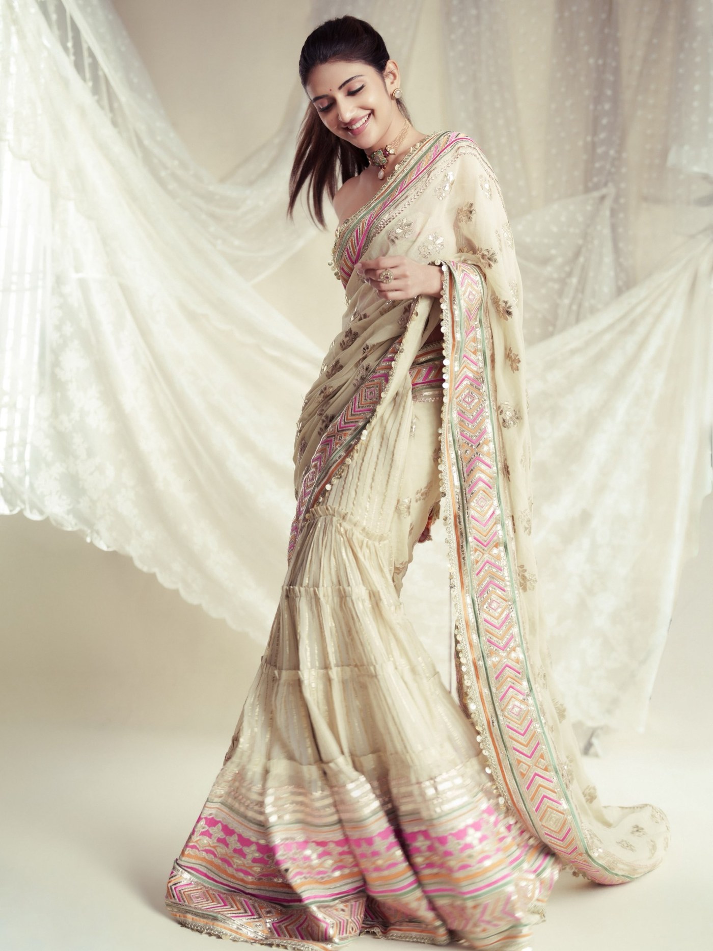 Sreeleela’s Regal Charm: How She Mastered Traditional Style with Modern Flair