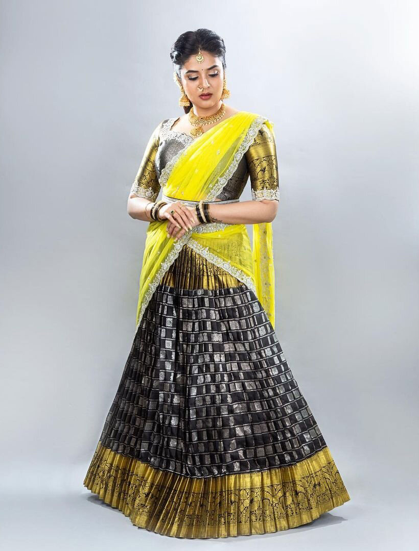 Sreemukhi Latest Photos Stunning Bollywood Glamour