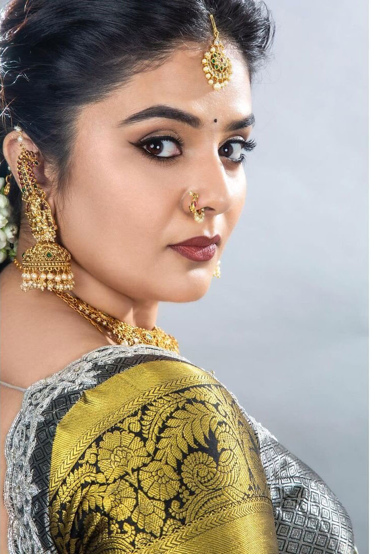 Sreemukhi Latest Photos Stunning Bollywood Glamour