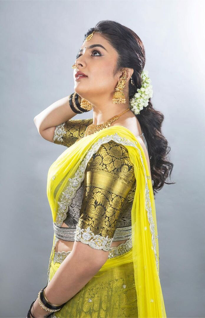 Sreemukhi Latest Photos Stunning Bollywood Glamour