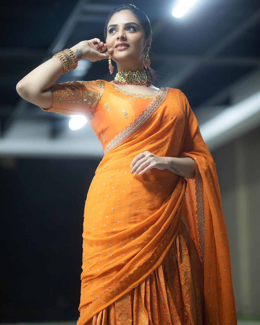 Sreemukhi Latest Saree Photos Stunning Traditional Elegance