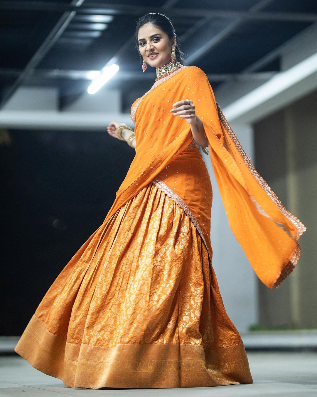 Sreemukhi Latest Saree Photos Stunning Traditional Elegance