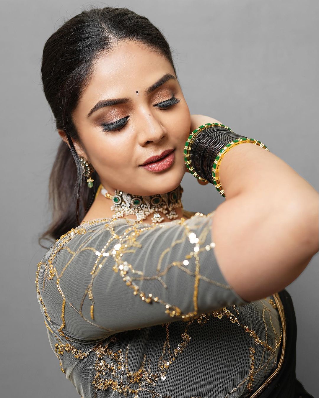 Sreemukhi Stunning Black Saree Photos Fashion Gallery