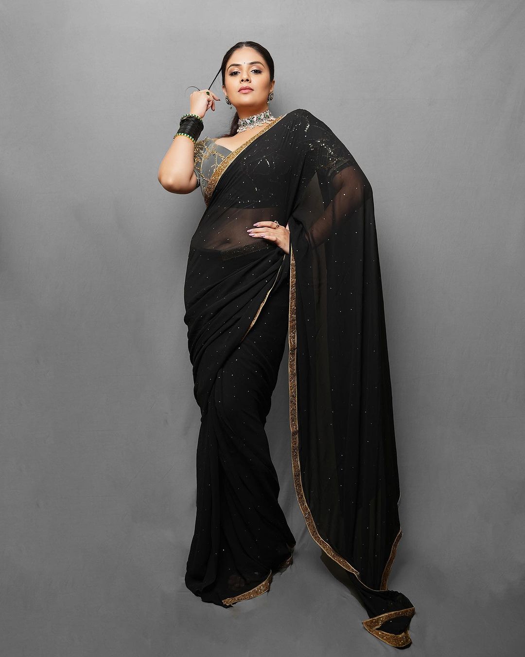 Sreemukhi Stunning Black Saree Photos Fashion Gallery