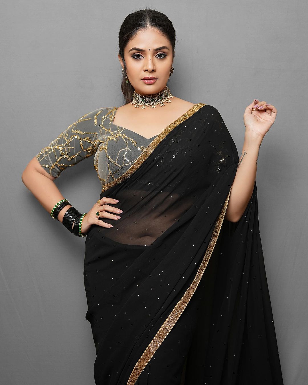 Sreemukhi Stunning Black Saree Photos Fashion Gallery