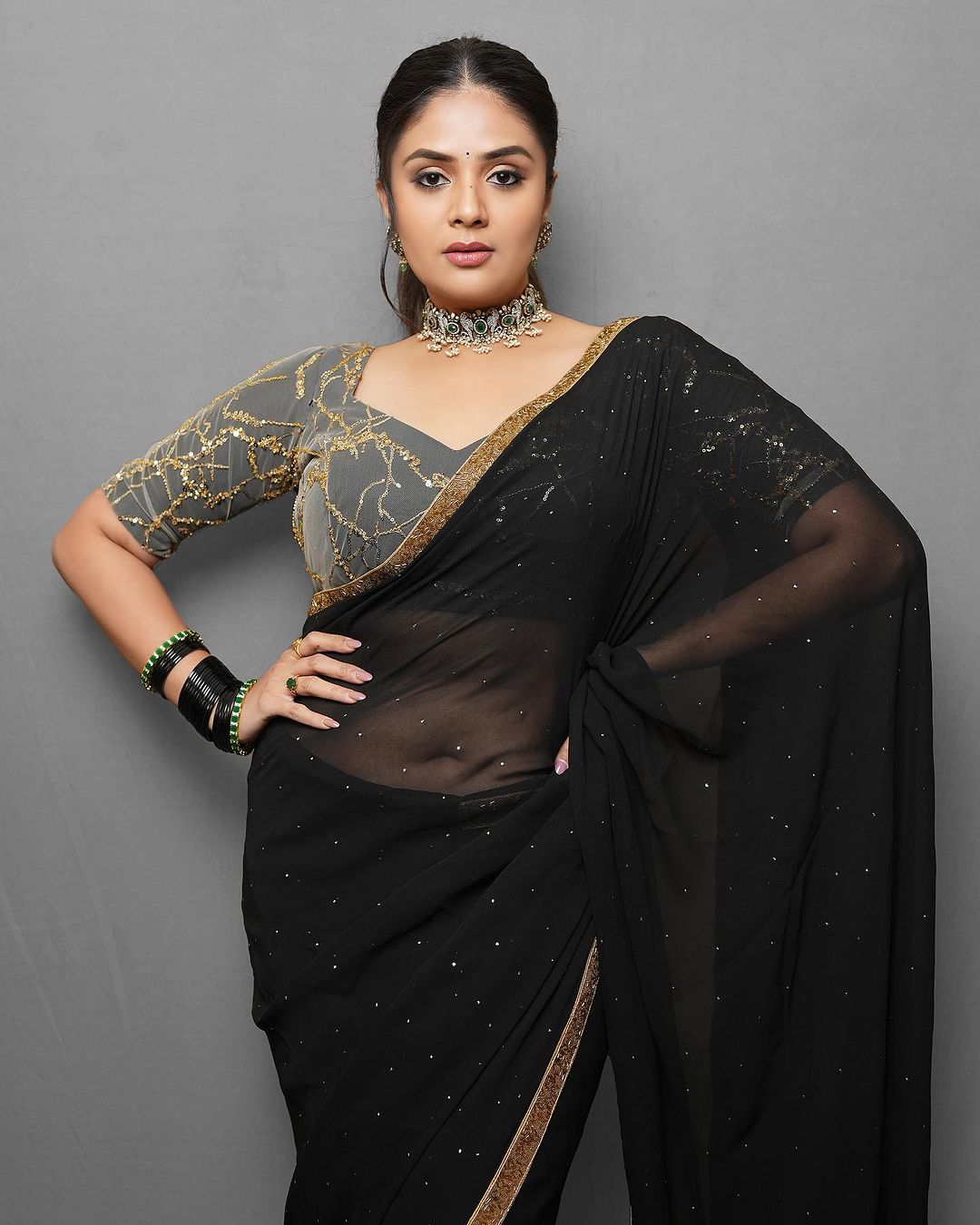 Sreemukhi Stunning Black Saree Photos Fashion Gallery