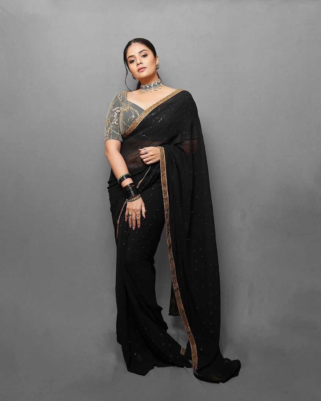 Sreemukhi Stunning Black Saree Photos Fashion Gallery