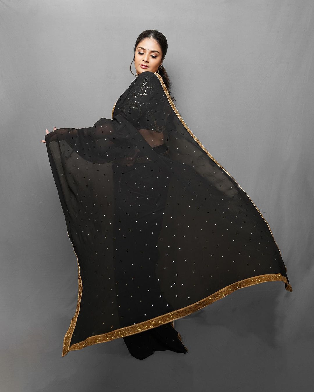 Sreemukhi Stunning Black Saree Photos Fashion Gallery