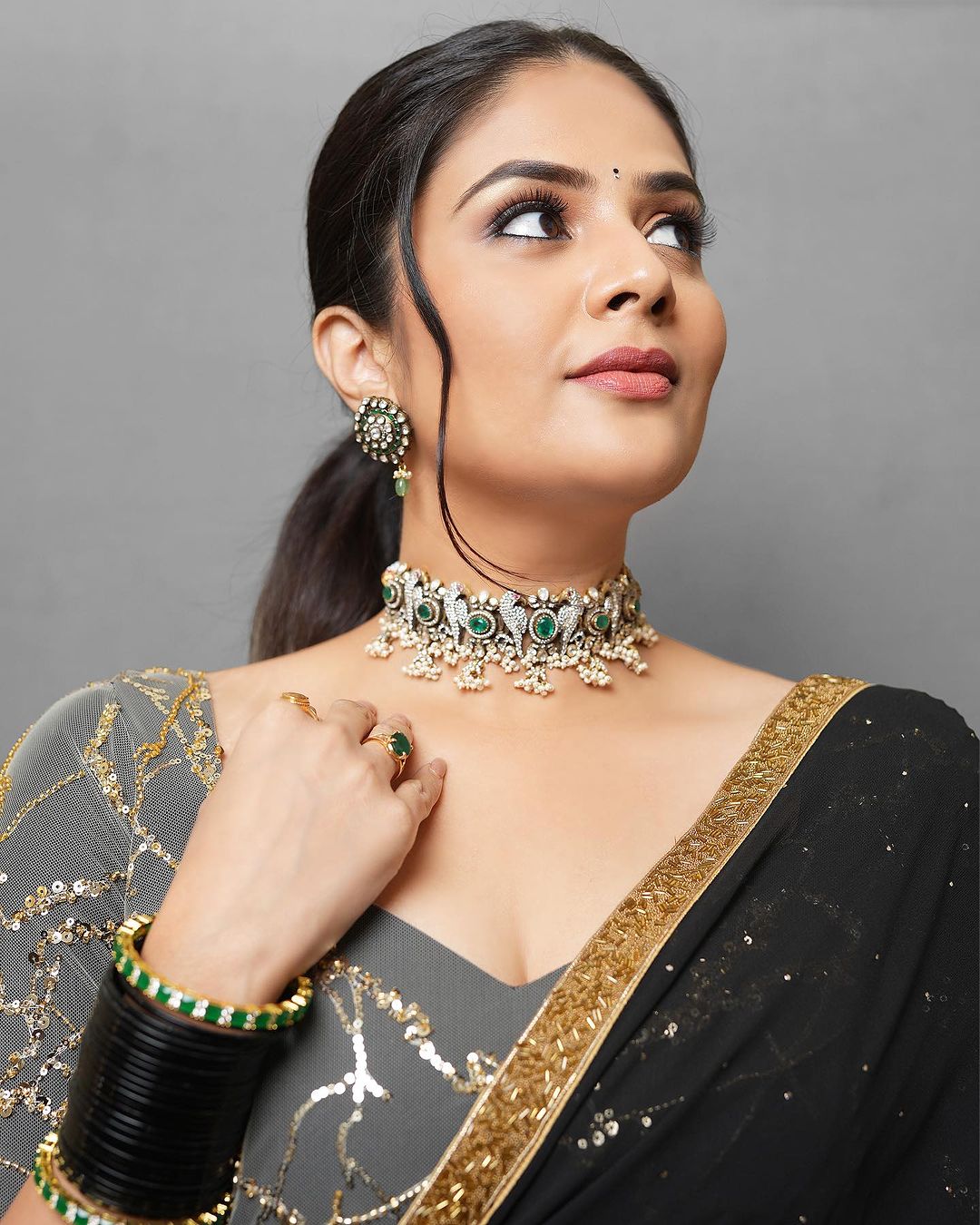 Sreemukhi Stunning Black Saree Photos Fashion Gallery