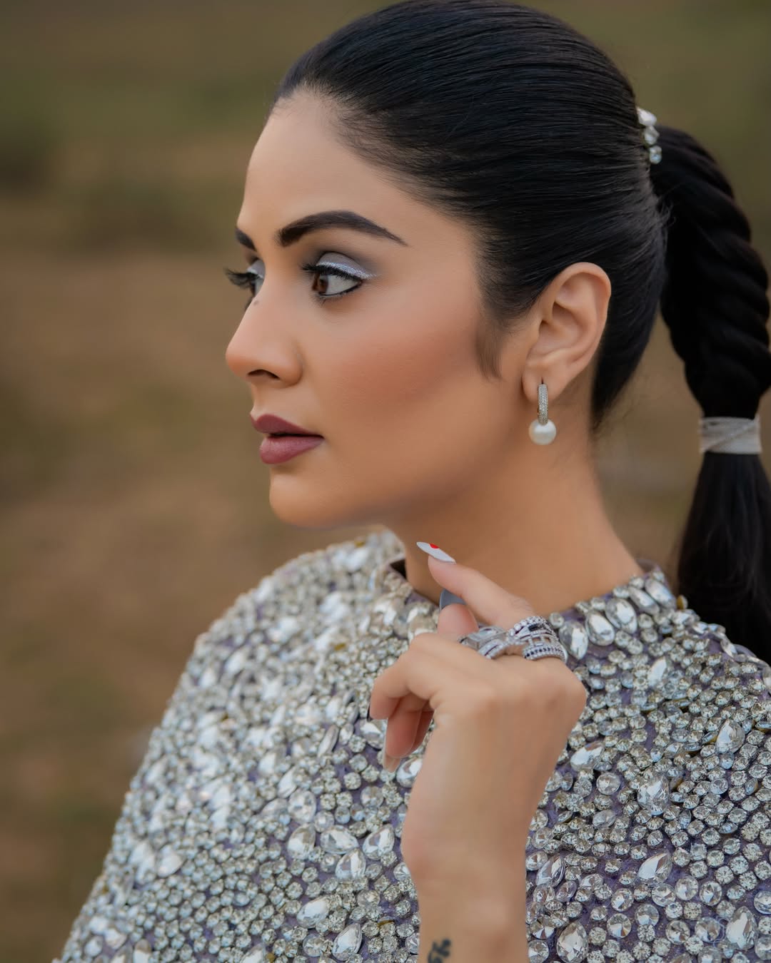 Sreemukhi Steals Showstopper Vibes in Stunning Festive Looks!