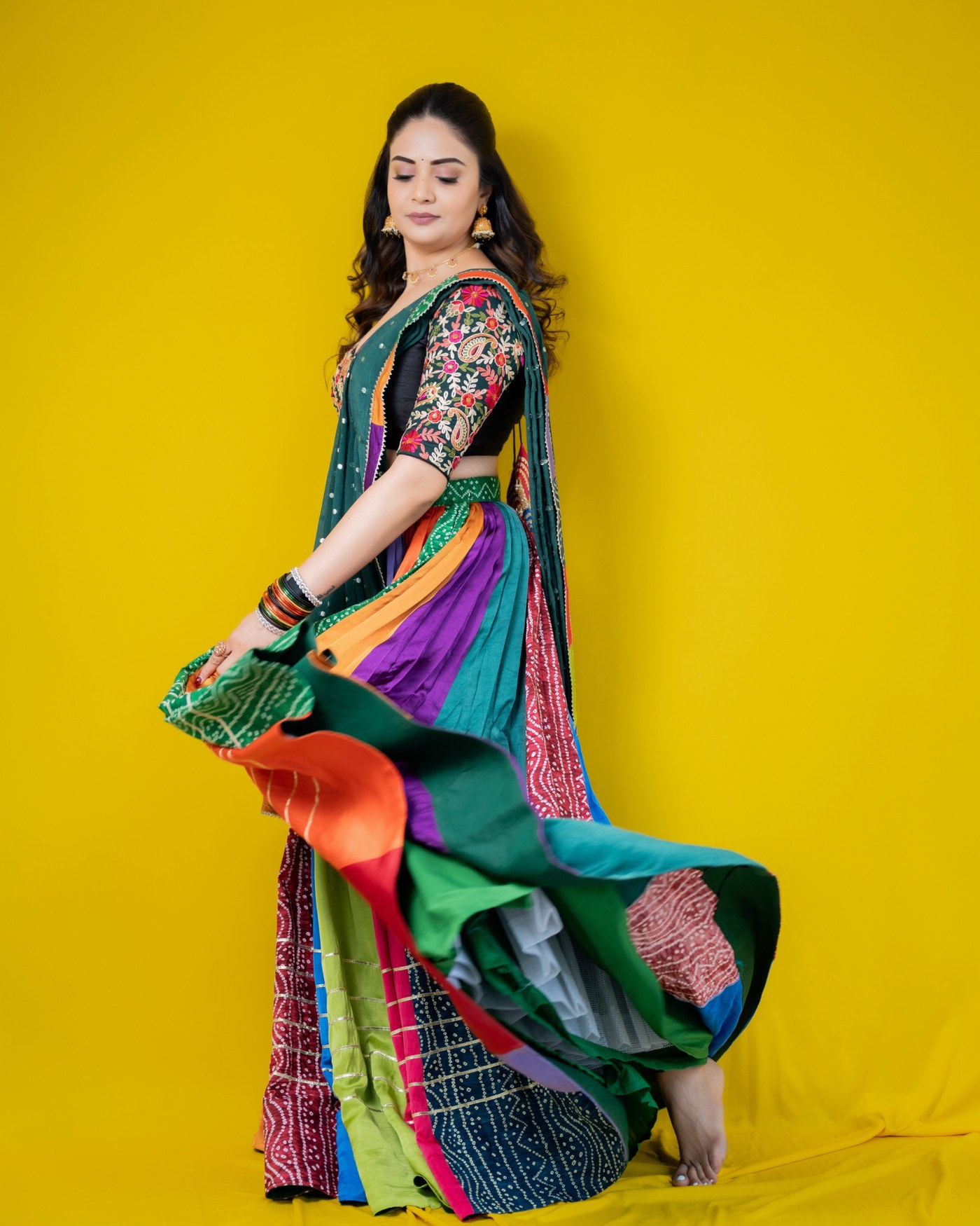 Teal Drape Meets Rainbow Pleats: Sreemukhi’s Colour Statement