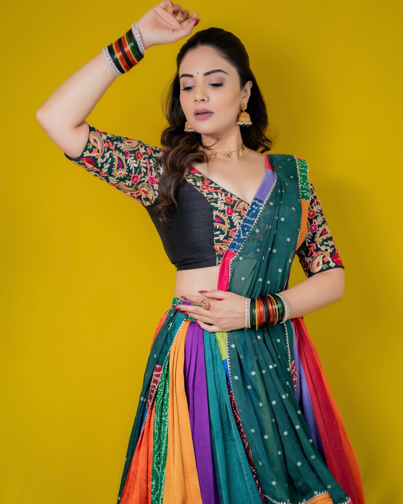 Teal Drape Meets Rainbow Pleats: Sreemukhi’s Colour Statement