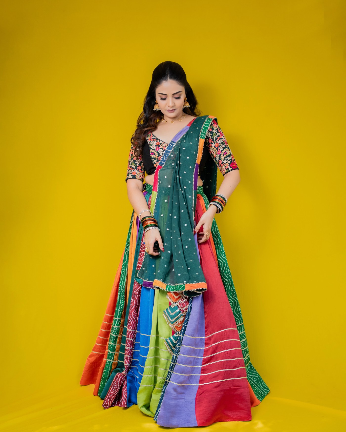 Teal Drape Meets Rainbow Pleats: Sreemukhi’s Colour Statement