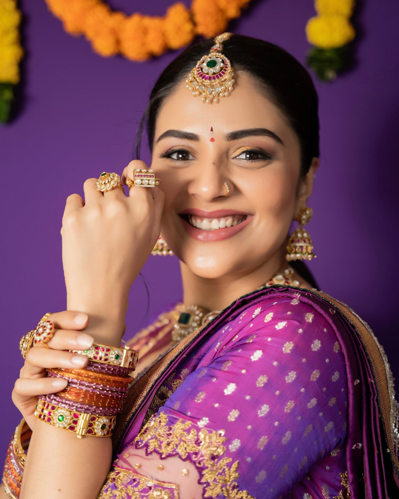 Sreemukhi’s Royal Purple Silk Look Defines Festive Indian Glamour
