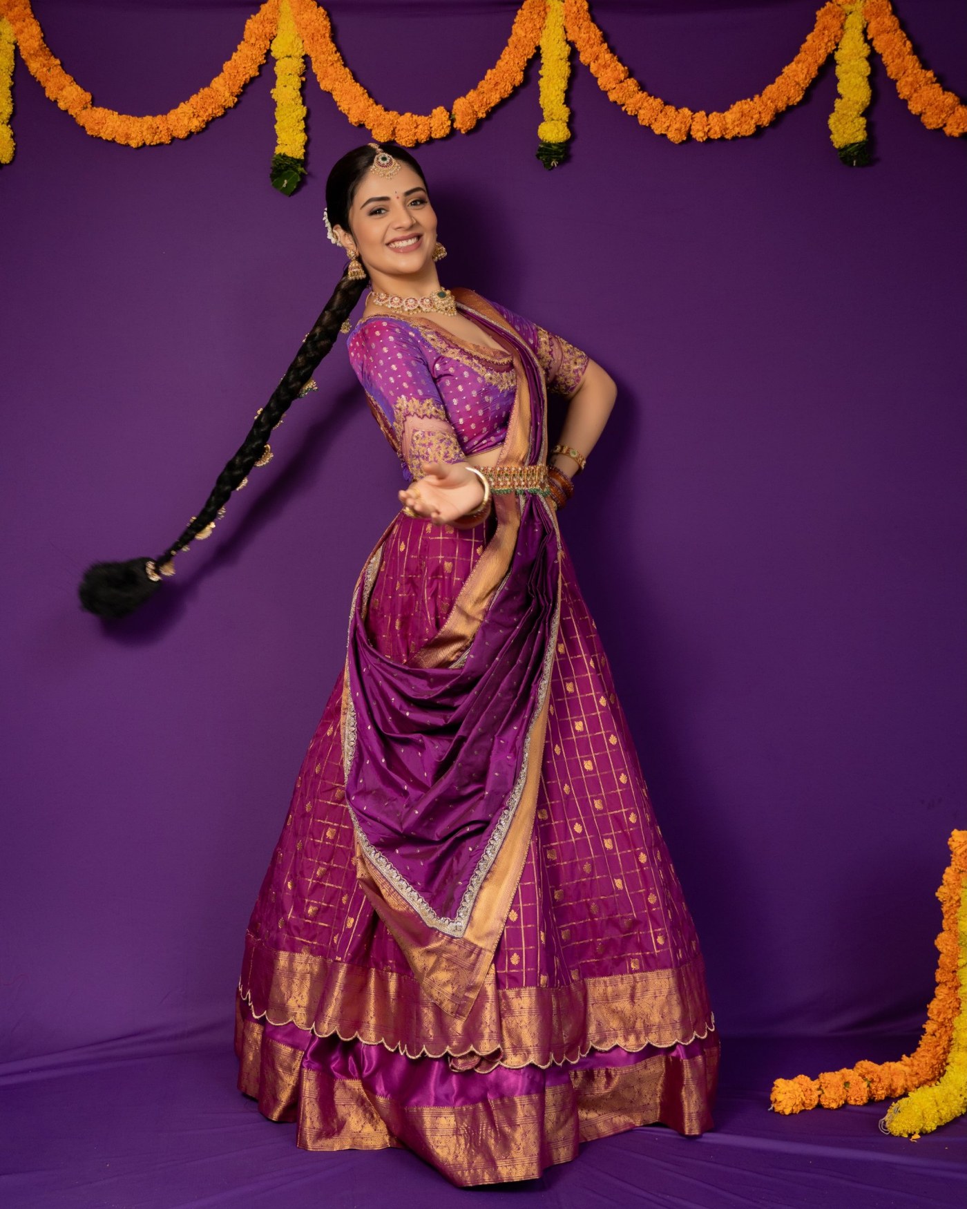 Sreemukhi’s Royal Purple Silk Look Defines Festive Indian Glamour