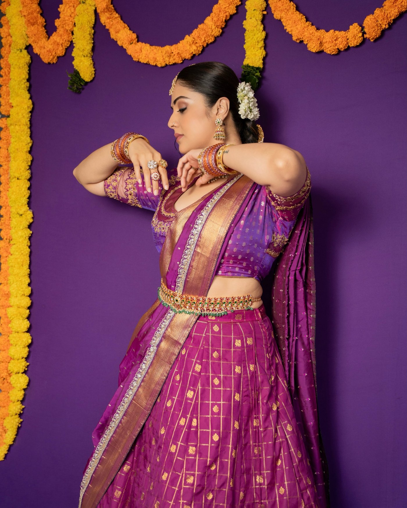 Sreemukhi’s Royal Purple Silk Look Defines Festive Indian Glamour