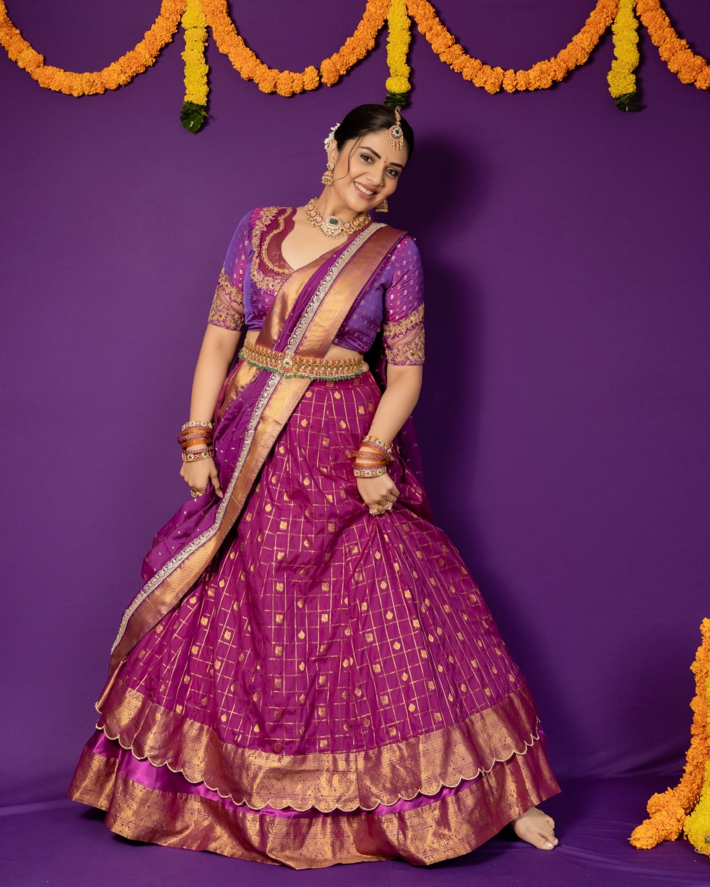 Sreemukhi’s Royal Purple Silk Look Defines Festive Indian Glamour