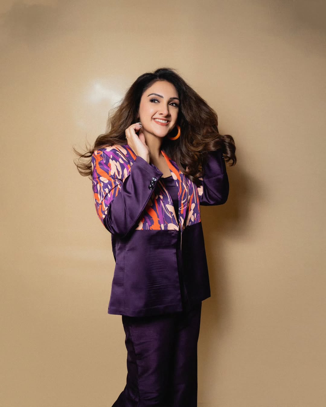 Sridevi Vijaykumar's Vibrant Studio Look