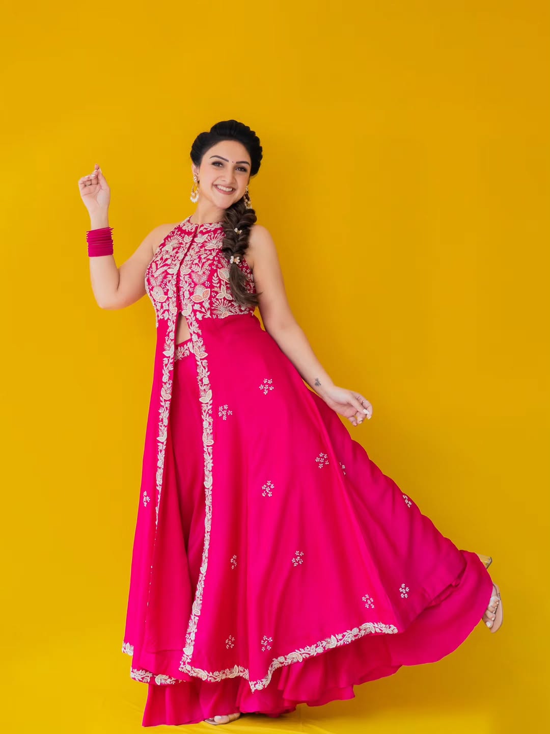 Sridevi Vijaykumars Radiates Glamour in Stunning Photos