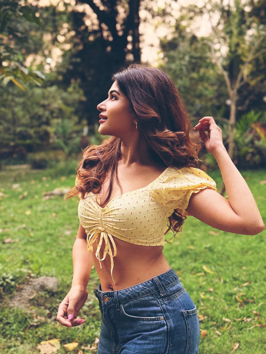 Srijita Ghosh Summer Style Effortless Charm and Natural Elegance