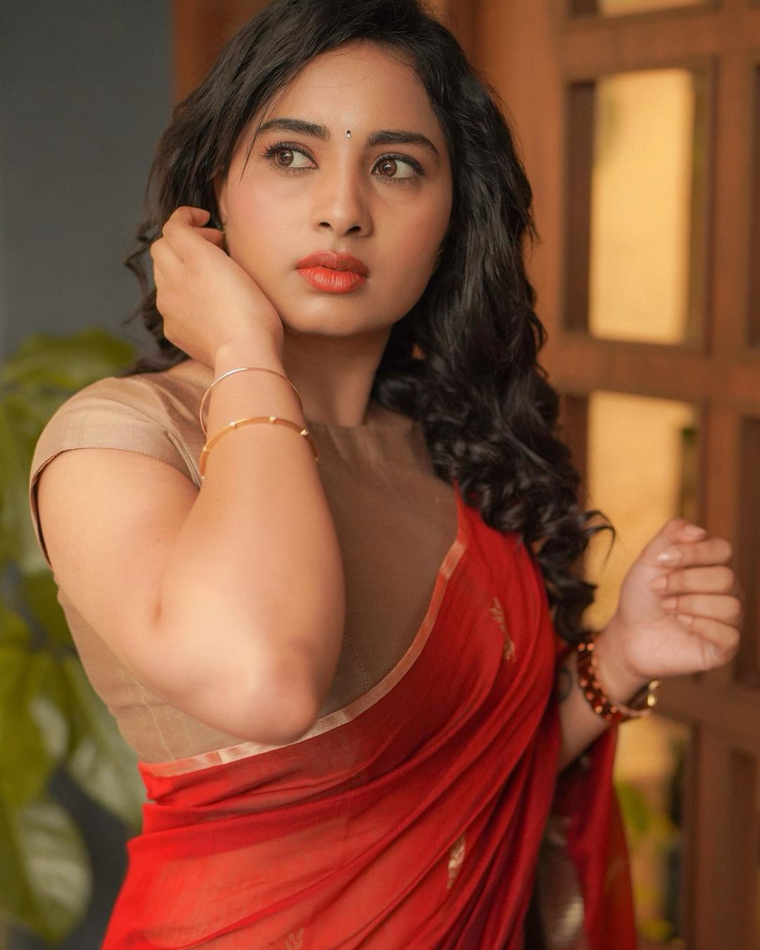 Srushti Dange Latest Saree Photos Stunning Traditional Looks