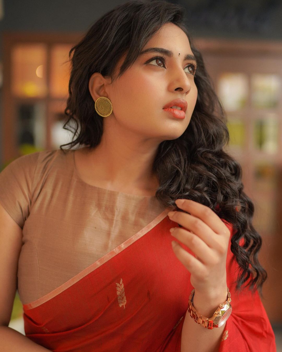 Srushti Dange Latest Saree Photos Stunning Traditional Looks