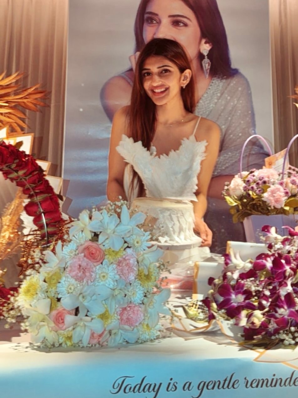 From Childhood Starlet to Stunning Icon: Sreeleela’s Glamorous Transformation!
