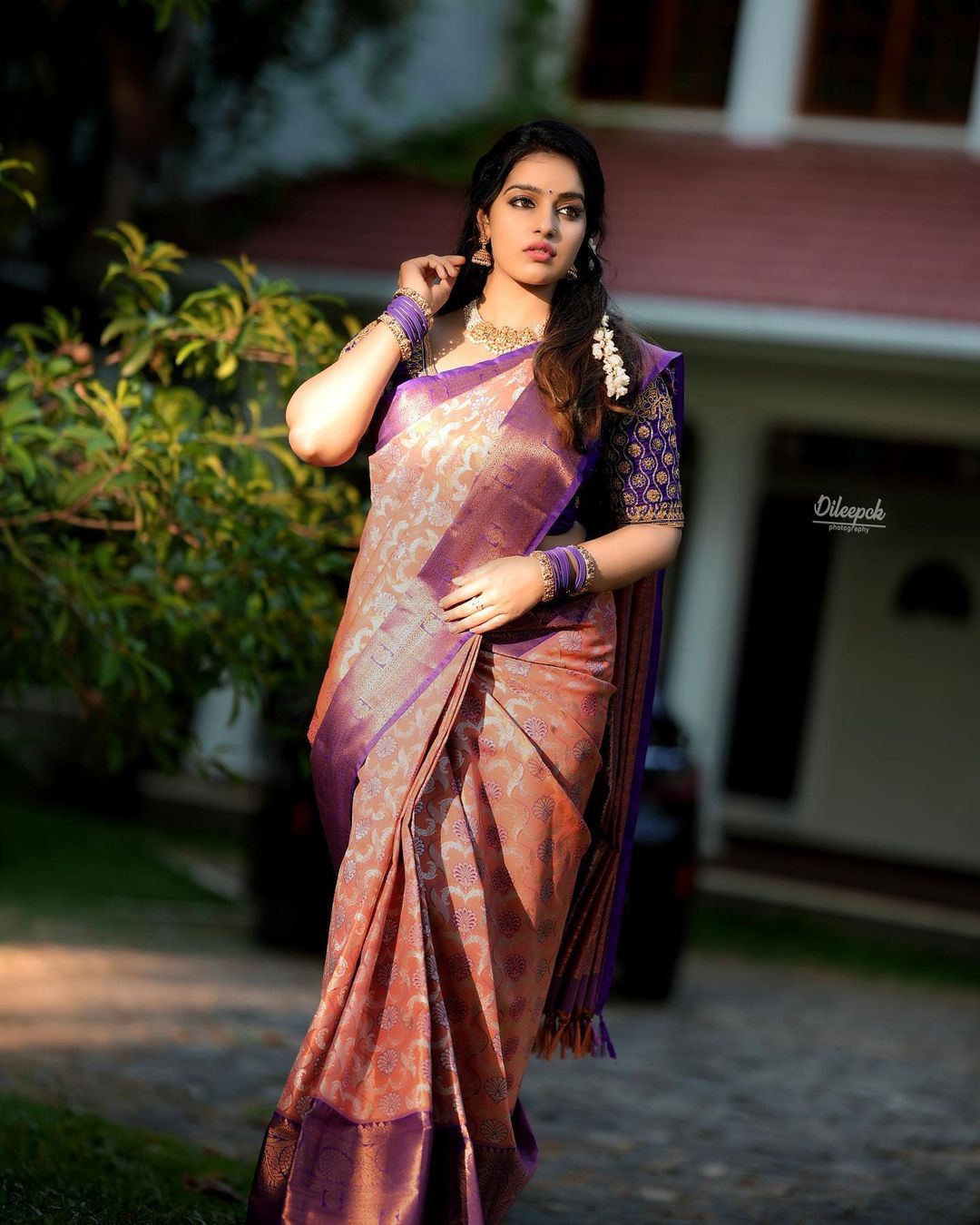 Stunning Malavika Menon Saree Photos Traditional Indian Glamour