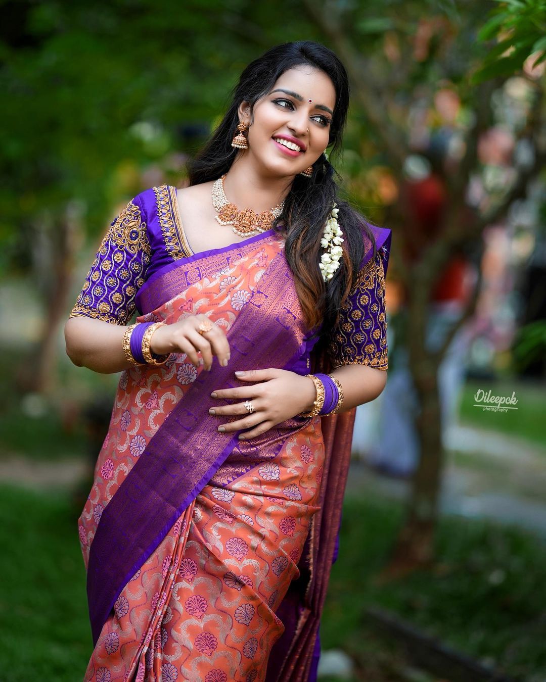 Stunning Malavika Menon Saree Photos Traditional Indian Glamour
