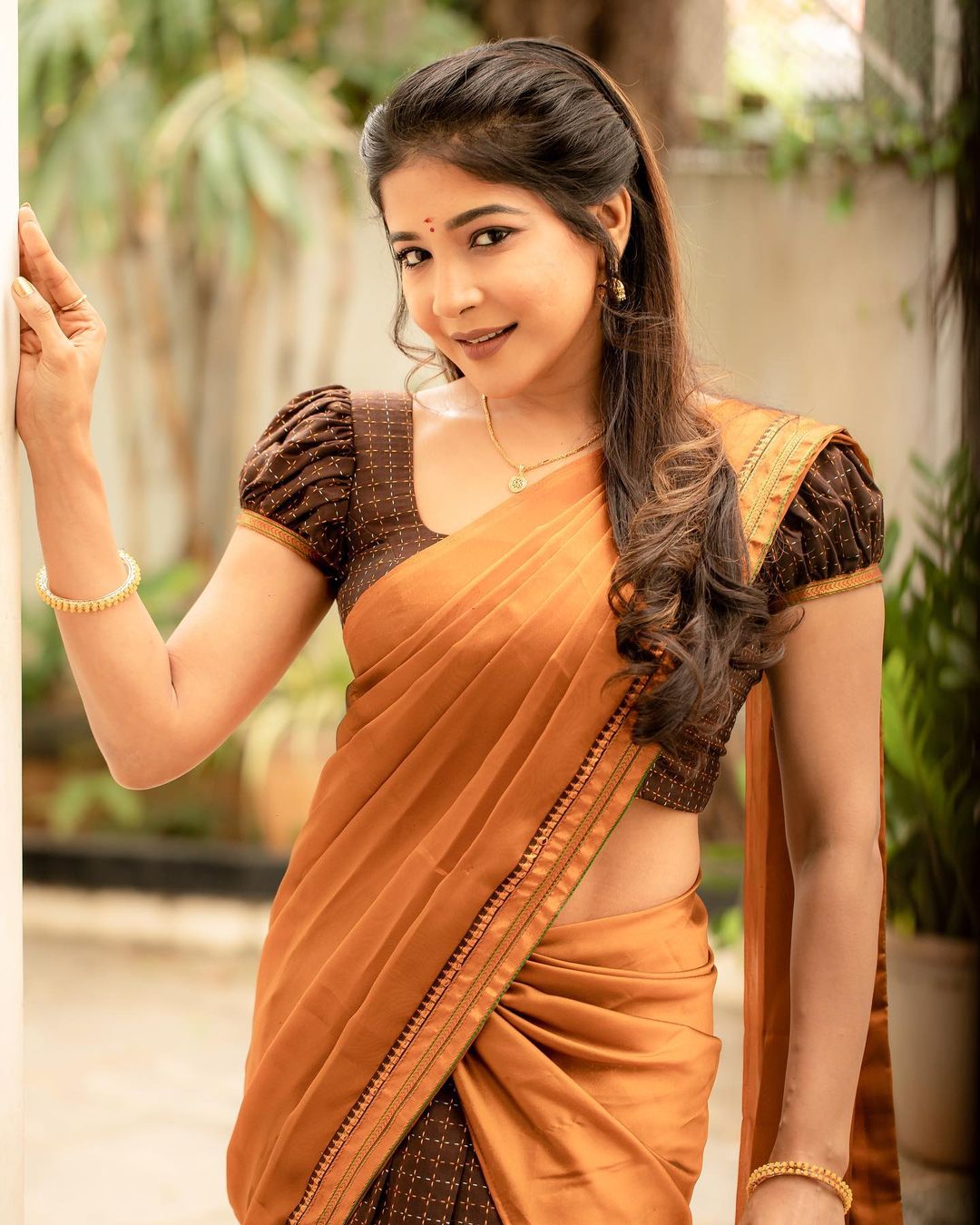 Stunning Sakshi Agarwal Saree Photos and Traditional Looks