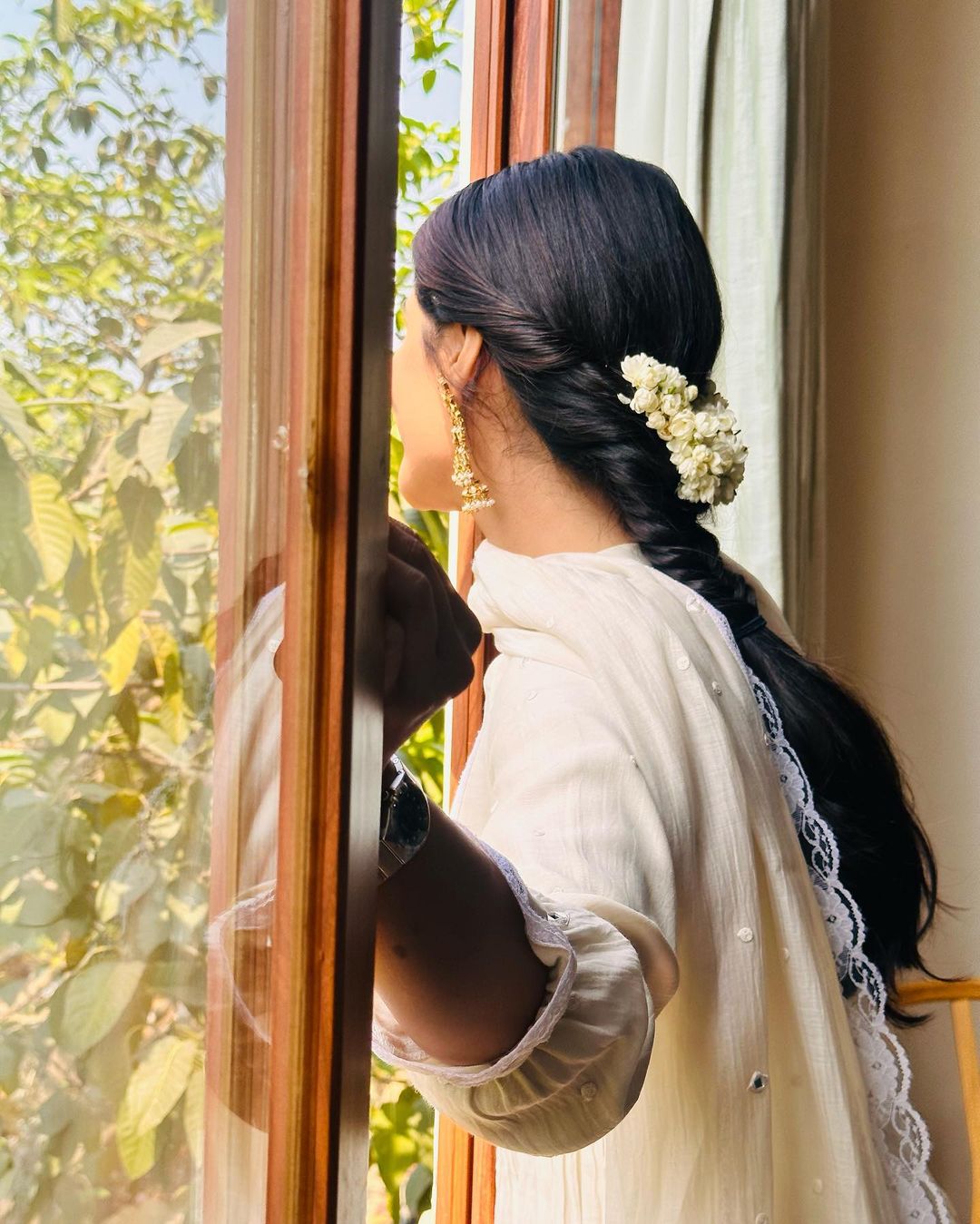 Stunning Samyuktha Photos from the Sir Vaathi Movie
