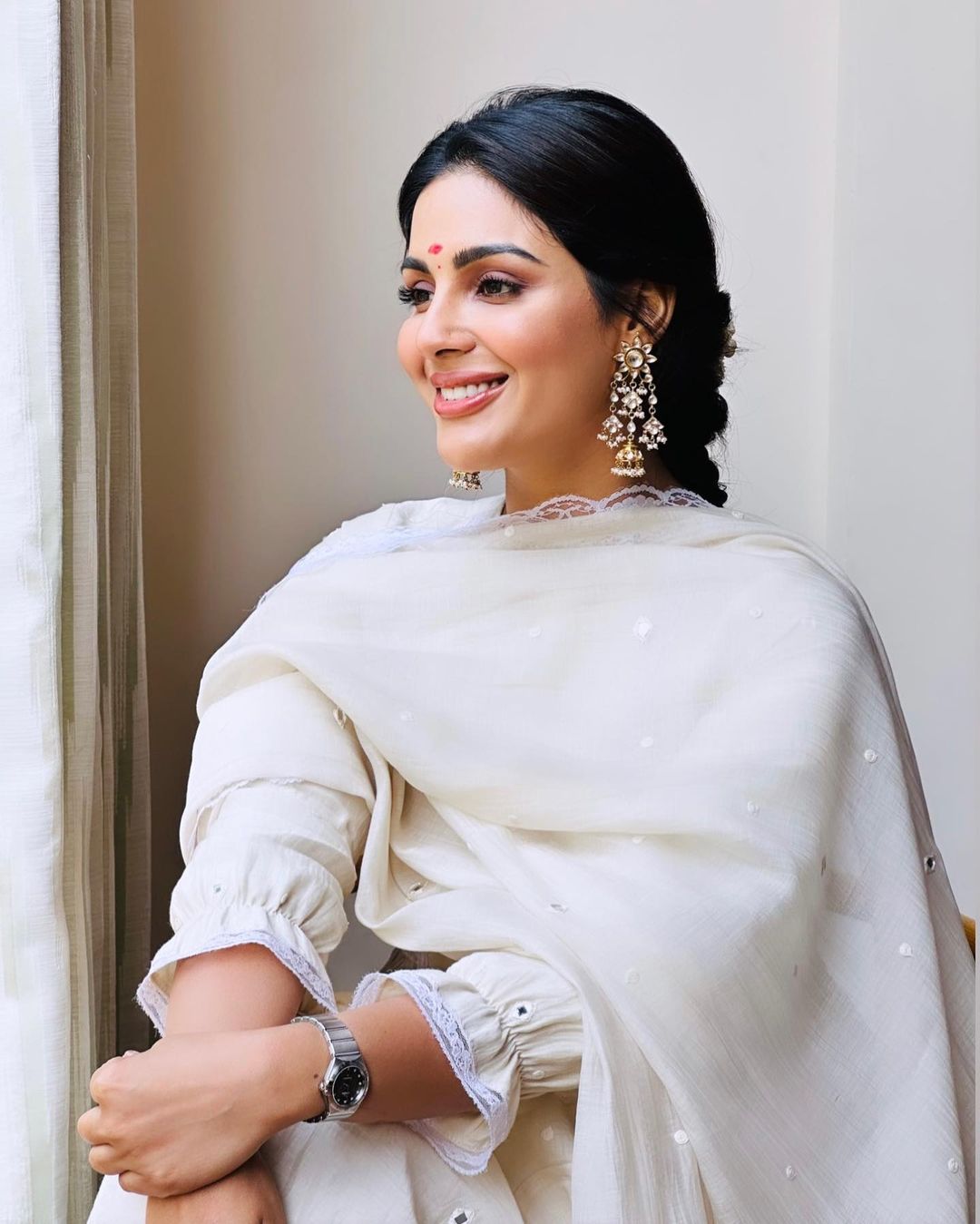 Stunning Samyuktha Photos from the Sir Vaathi Movie