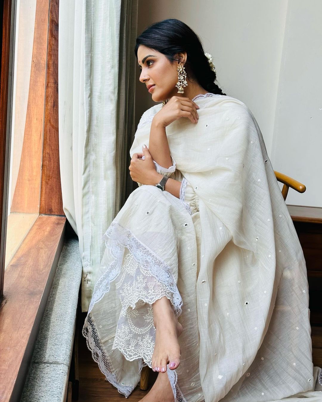 Stunning Samyuktha Photos from the Sir Vaathi Movie