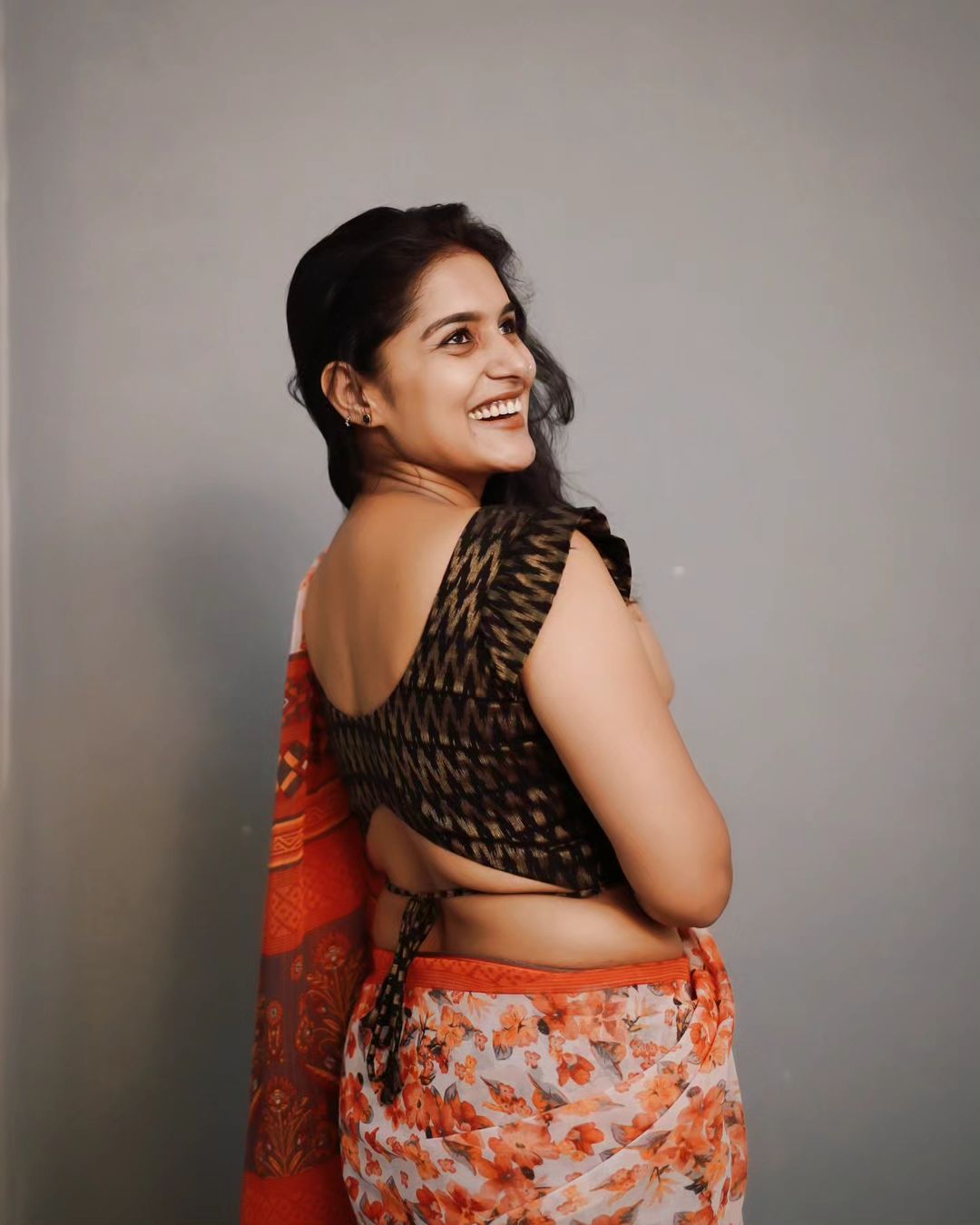 Stunning Seshika Madhav Saree Photos Traditional Elegance