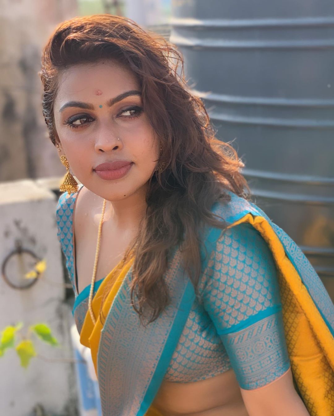 Stunning Sri Nikha Saree Looks Latest Photos from Bollywood Stars