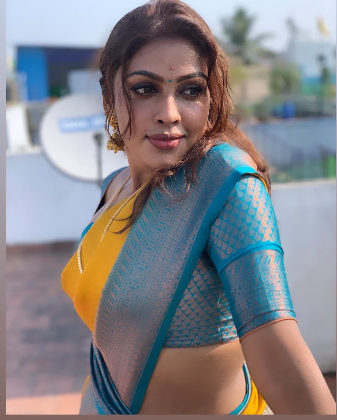 Stunning Sri Nikha Saree Looks Latest Photos from Bollywood Stars