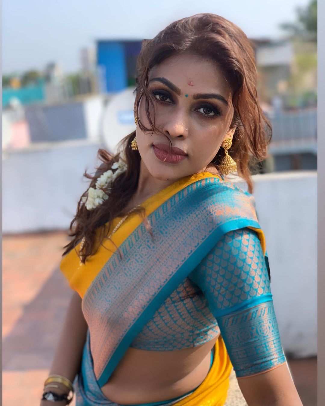 Stunning Sri Nikha Saree Looks Latest Photos from Bollywood Stars