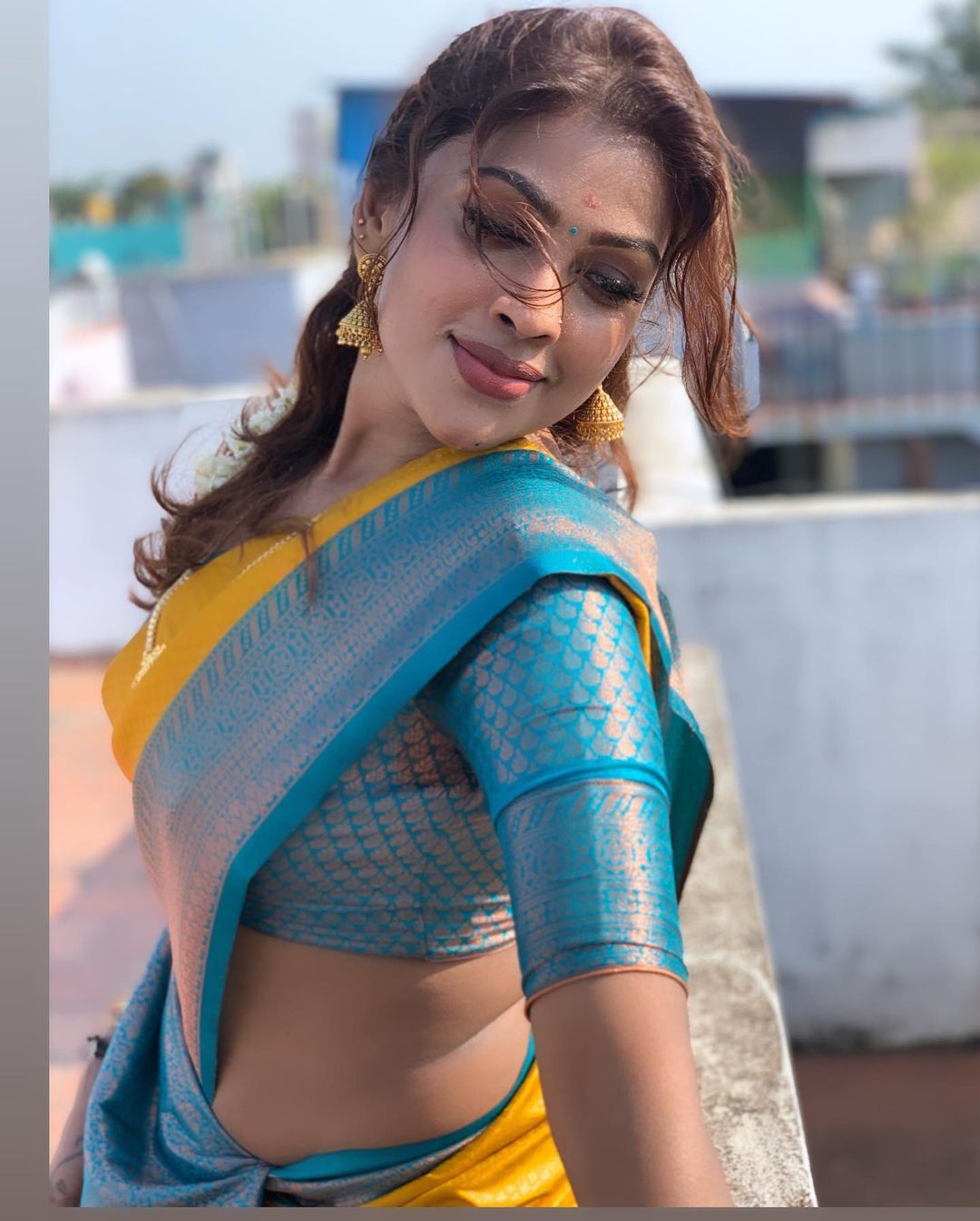 Stunning Sri Nikha Saree Looks Latest Photos from Bollywood Stars