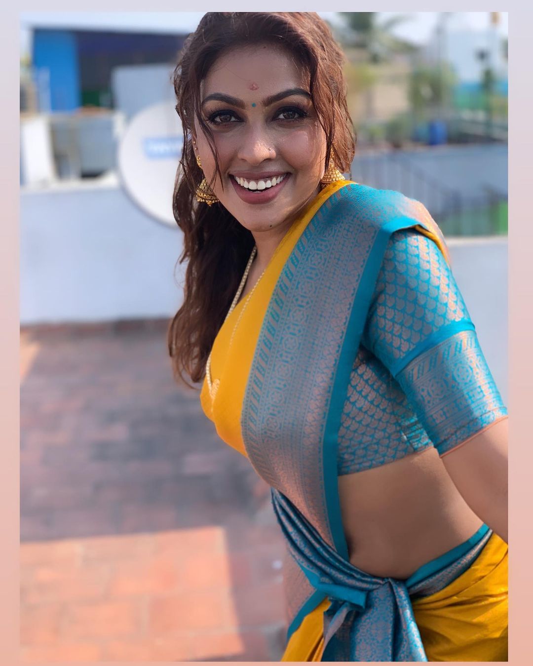 Stunning Sri Nikha Saree Looks Latest Photos from Bollywood Stars