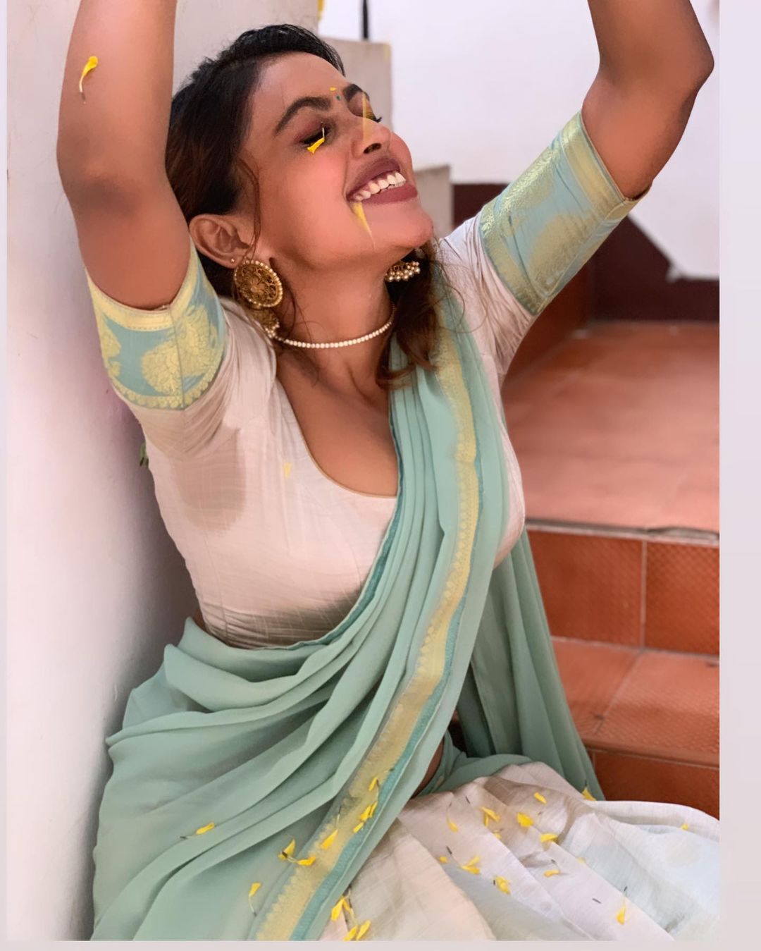 Stunning Srinikha Onam Saree Photos Festive Elegance