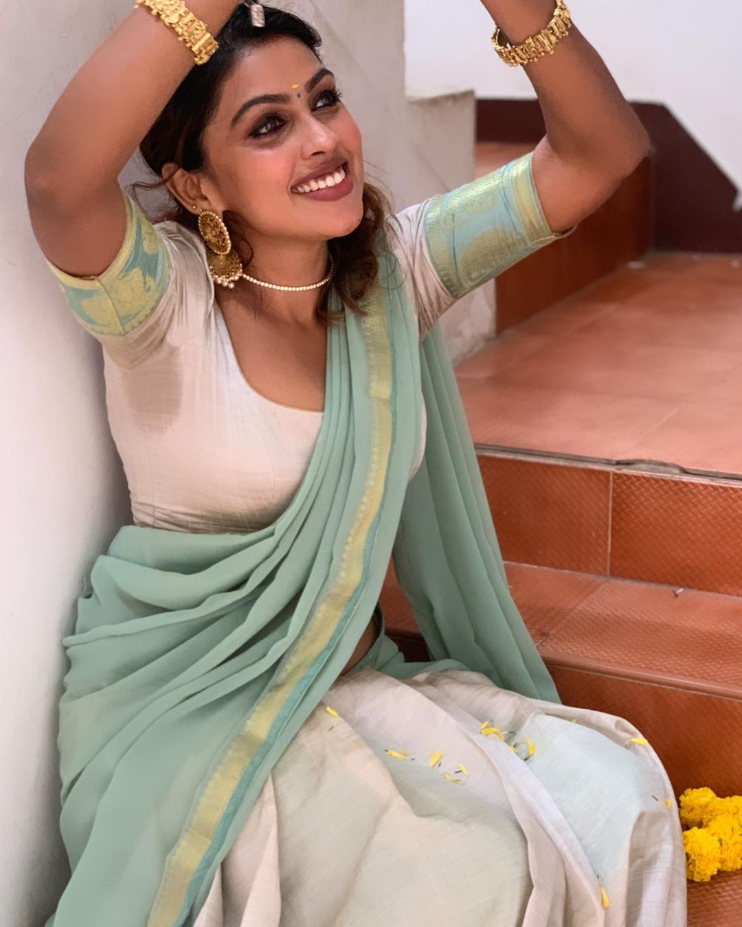 Stunning Srinikha Onam Saree Photos Festive Elegance