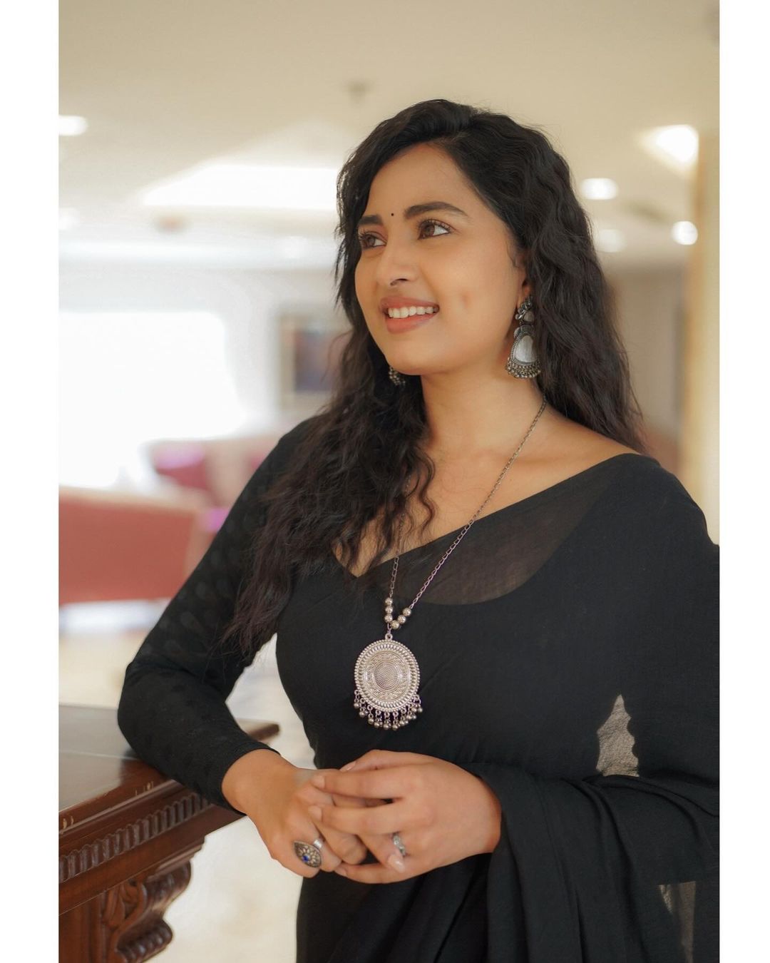 Stunning Srushti Dange in Black Saree Photos