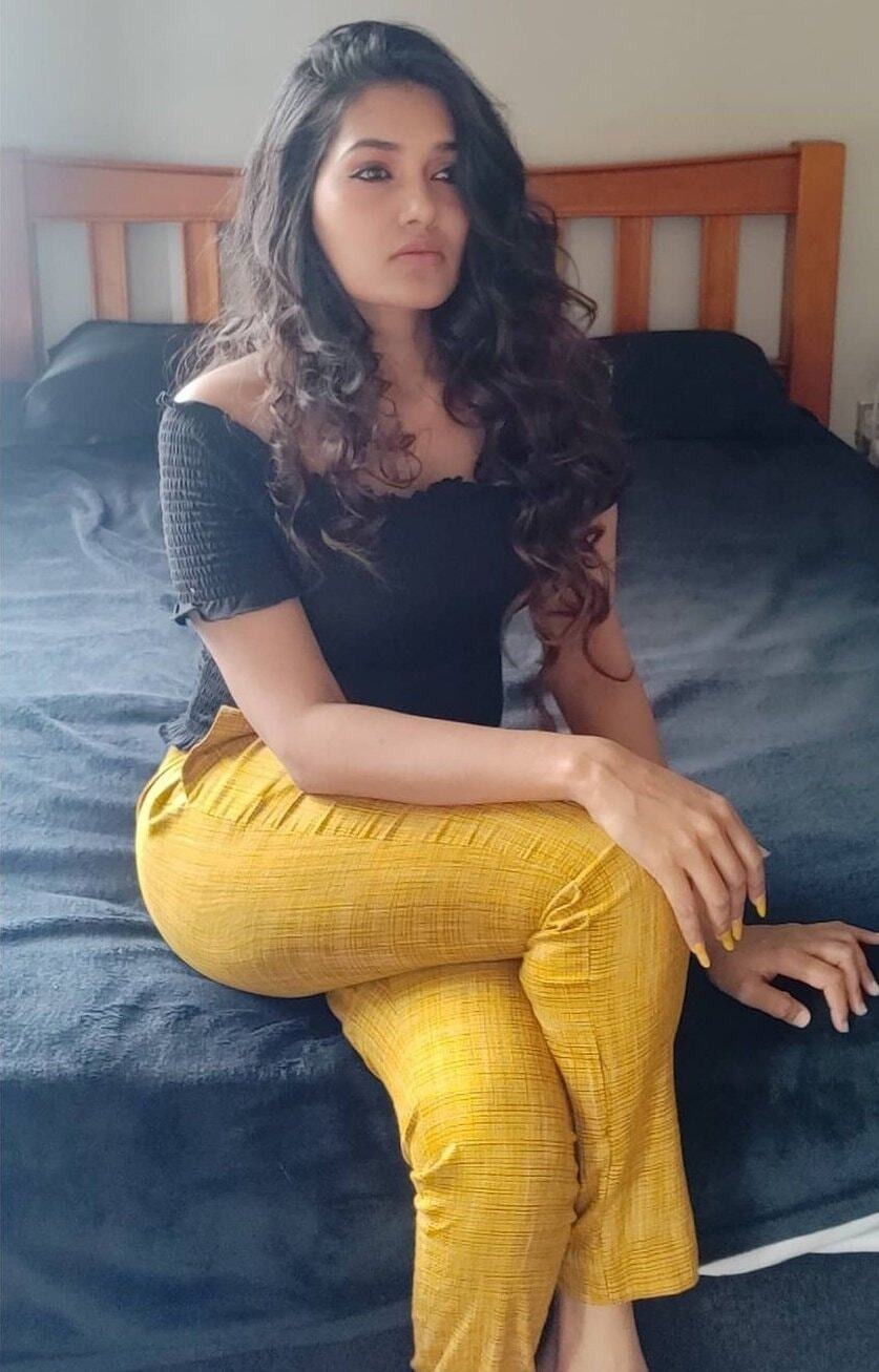 Suganya Subramanian's Stunning Photo Gallery: A Look at Her Versatility