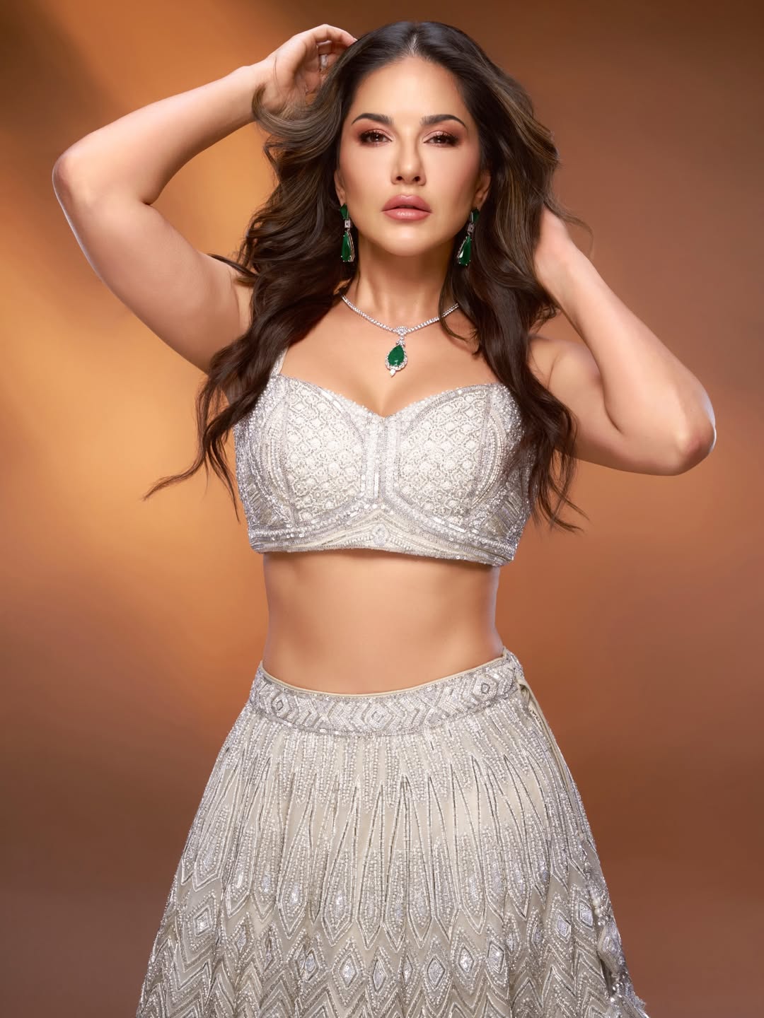 Sunny Leone's Stunning Ethnic Glamour: A Photo Gallery