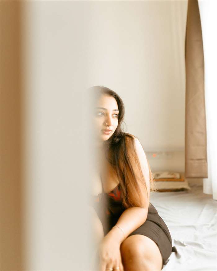 Suriya Praba's Soft & Contemplative Vibe