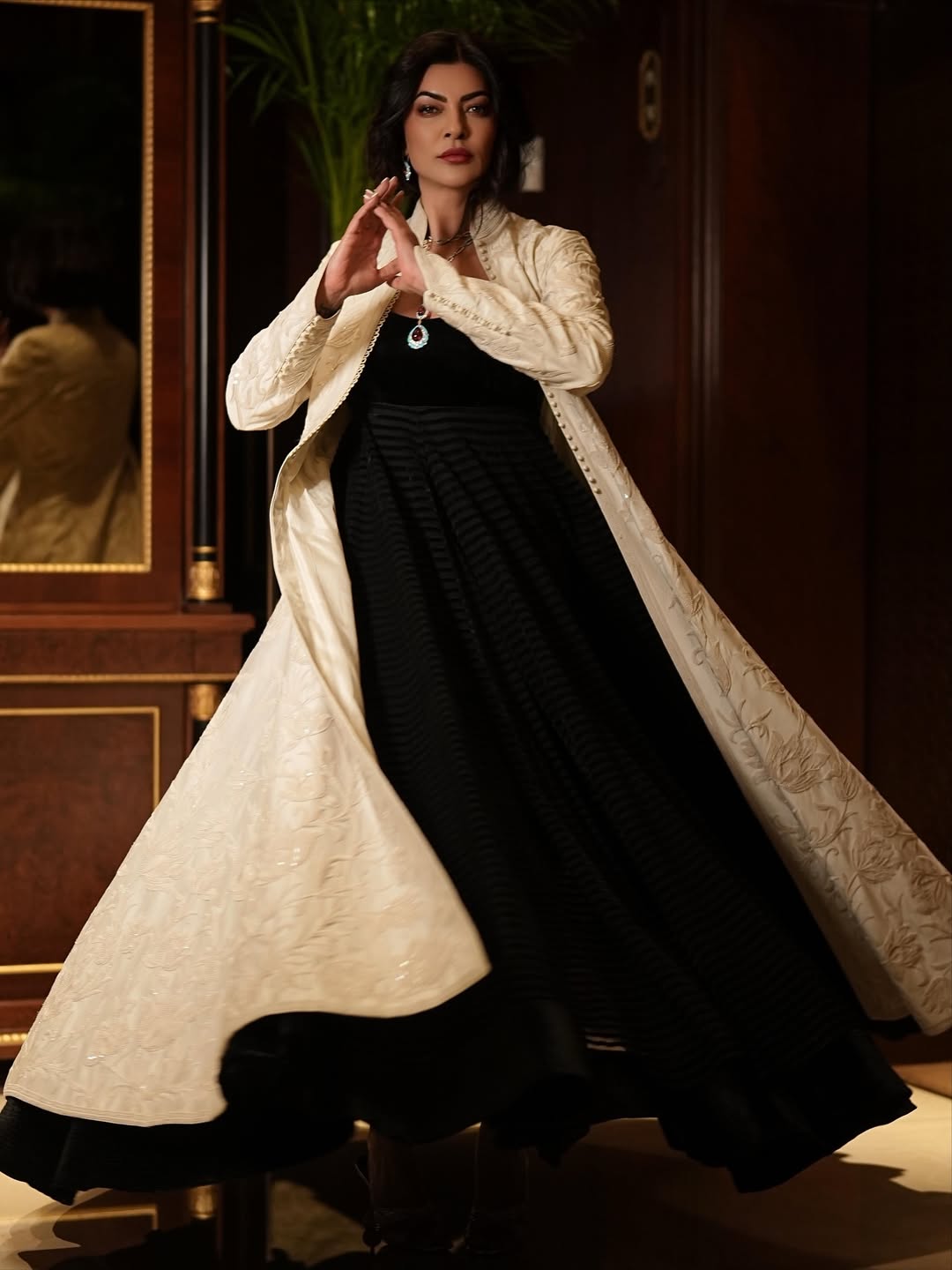 Sushmita Sen's Stunning Style Choices in Recent Photoshoot Gallery