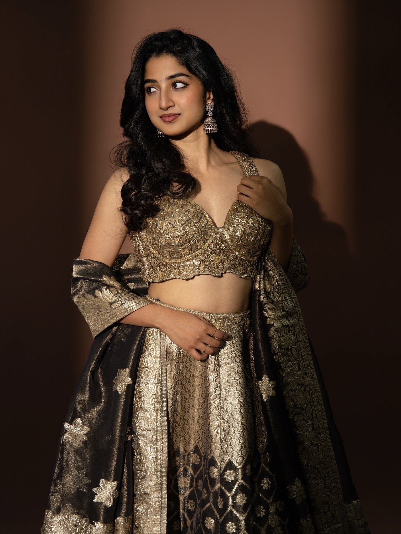 Sushmita Shetty's Global Style Game: From Yellow Sarees to Chic Minimalism