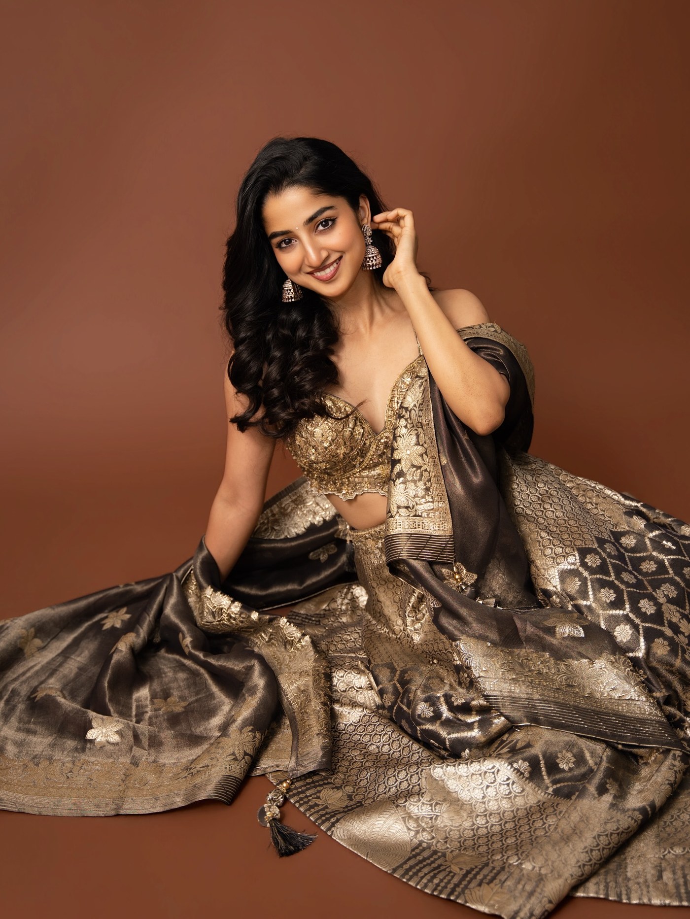 Sushmita Shetty's Global Style Game: From Yellow Sarees to Chic Minimalism