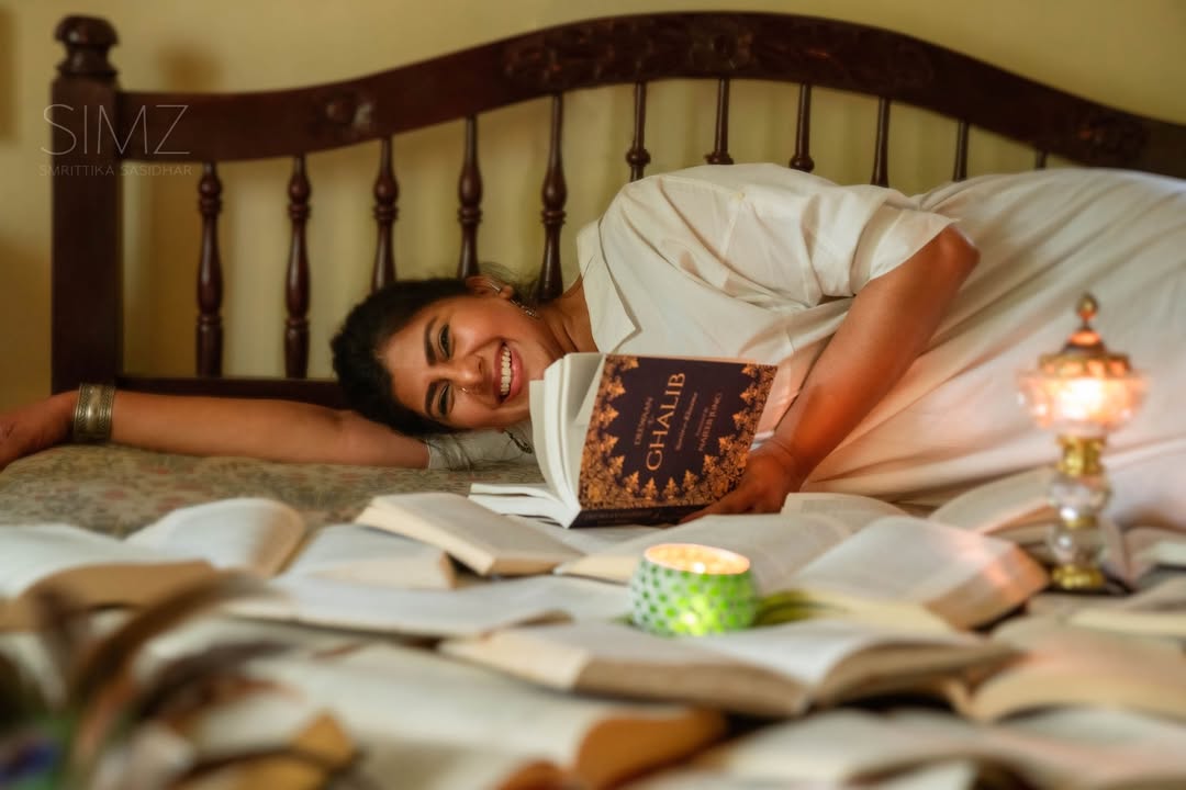 Swarnamalya's Viral Book Photoshoot Captures Attention