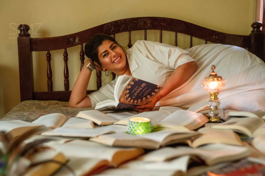 Swarnamalya's Viral Book Photoshoot Captures Attention